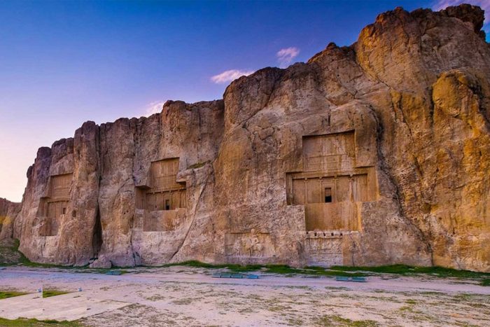 راهنمای گردشگری نقش رستم شیراز